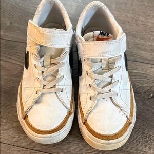 Nike Kids White, Black & Tan Sneakers